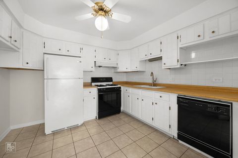 Tiny photo for Des Plaines, IL 60016 (MLS # 12634342)