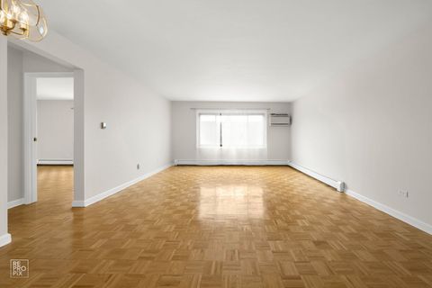 Tiny photo for Des Plaines, IL 60016 (MLS # 12634342)