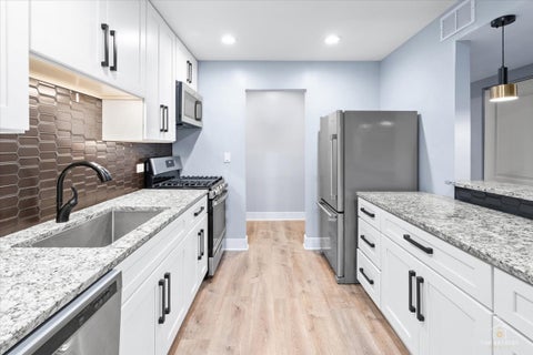 Tiny photo for 5001 Carriageway Drive #A108, Rolling Meadows, IL 60008 (MLS # 12781222)