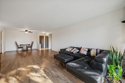 Tiny photo for 2050 Valencia Drive #405C, Northbrook, IL 60062 (MLS # 12498850)