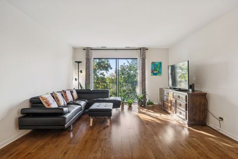 Tiny photo for 2050 Valencia Drive #405C, Northbrook, IL 60062 (MLS # 12498850)