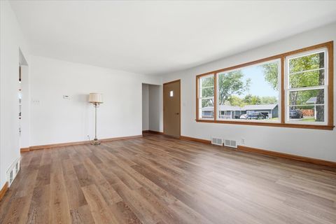 Tiny photo for 509 W Smith Street, Roanoke, IL 61561 (MLS # 12399003)