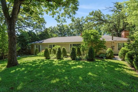 Tiny photo for 598 Eton Drive, North Barrington, IL 60010 (MLS # 12668643)