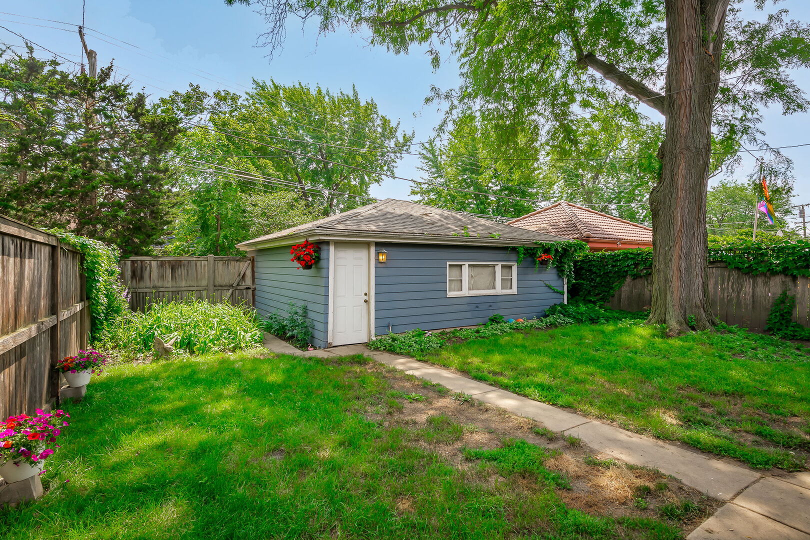 1122 N Ridgeland Avenue