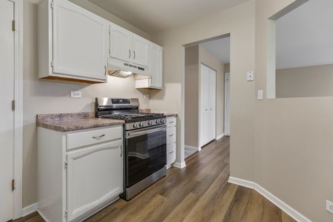 Tiny photo for 1300 WOODSIDE Court #B1, Schaumburg, IL 60193 (MLS # 12460527)