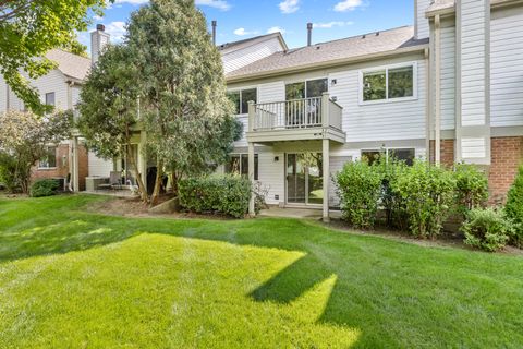Tiny photo for 1300 WOODSIDE Court #B1, Schaumburg, IL 60193 (MLS # 12460527)