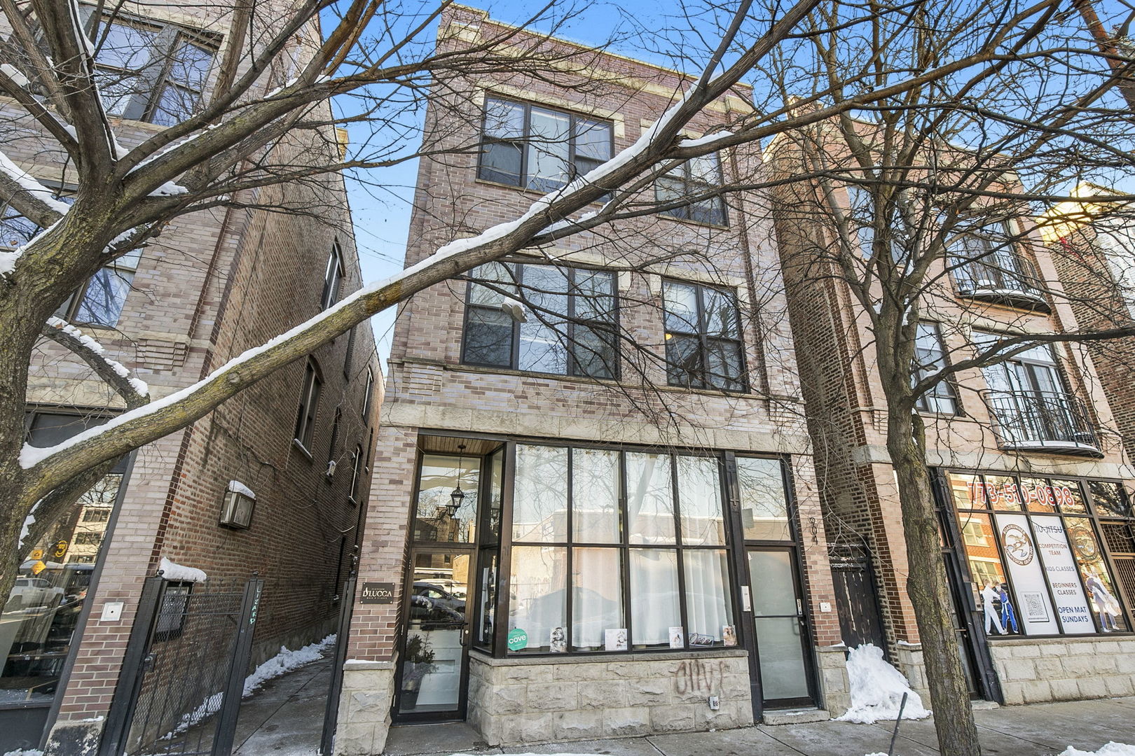 904 N California Avenue