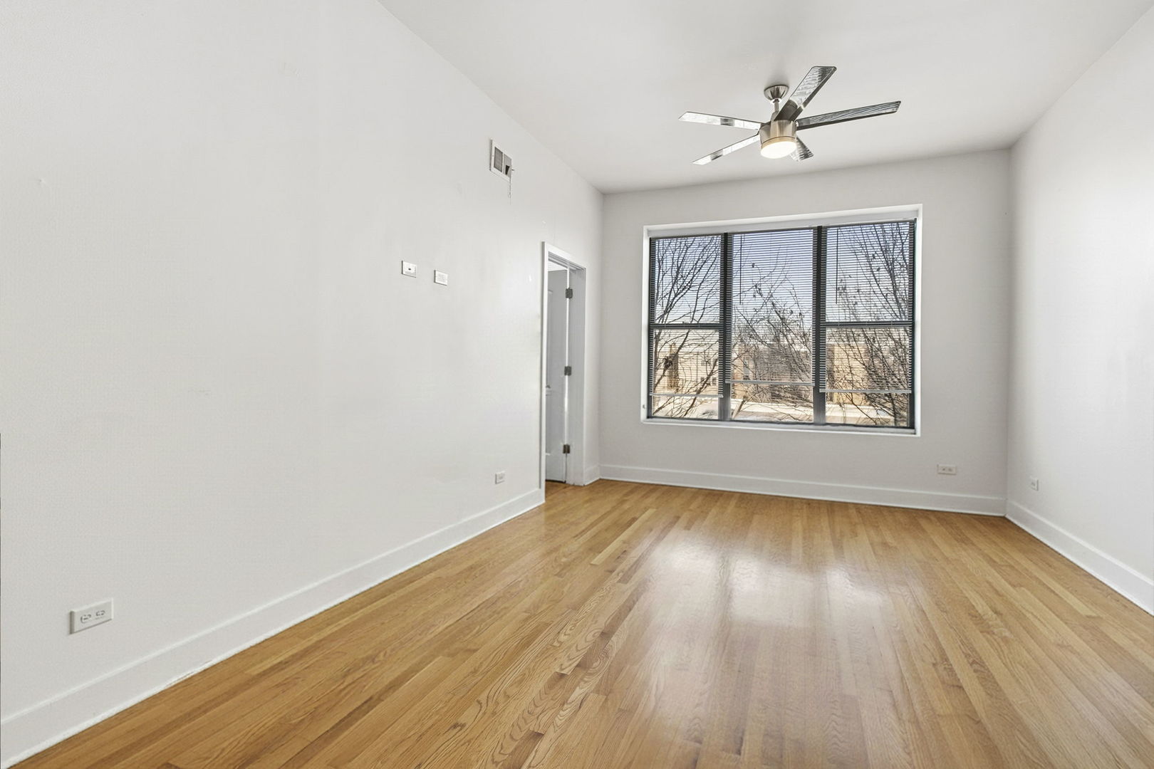 904 N California Avenue