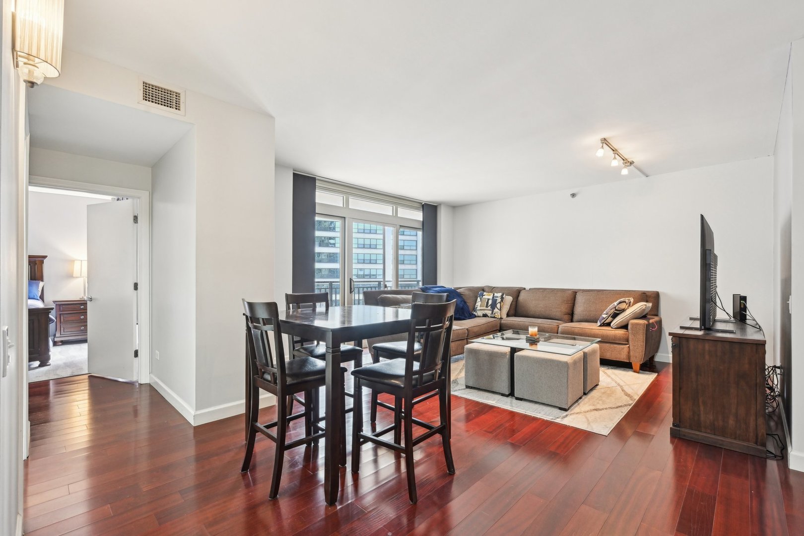 1111 S Wabash Avenue 2007