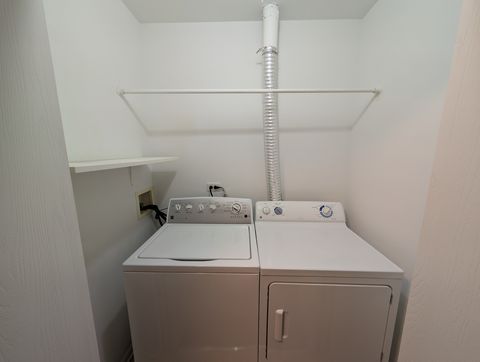 Tiny photo for 671 Fieldcrest Drive, South Elgin, IL 60177 (MLS # 12499334)