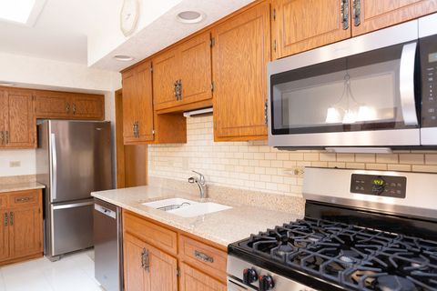 Tiny photo for 8310 ASHLEY Lane #8310, Tinley Park, IL 60477 (MLS # 12623419)