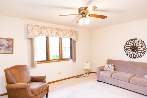Tiny photo for 8310 ASHLEY Lane #8310, Tinley Park, IL 60477 (MLS # 12623419)