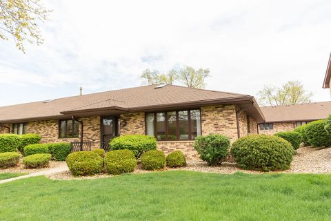 Tiny photo for 8310 ASHLEY Lane #8310, Tinley Park, IL 60477 (MLS # 12623419)
