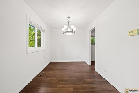 Tiny photo for 26235 N Acorn Lane, Mundelein, IL 60060 (MLS # 12489934)
