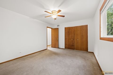 Tiny photo for 26235 N Acorn Lane, Mundelein, IL 60060 (MLS # 12489934)