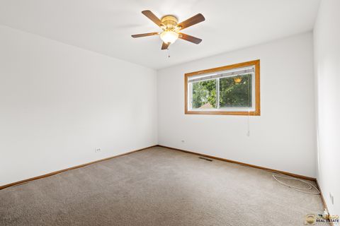 Tiny photo for 26235 N Acorn Lane, Mundelein, IL 60060 (MLS # 12489934)