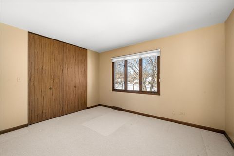 Tiny photo for 9 Buckingham Drive, Sugar Grove, IL 60554 (MLS # 12669513)