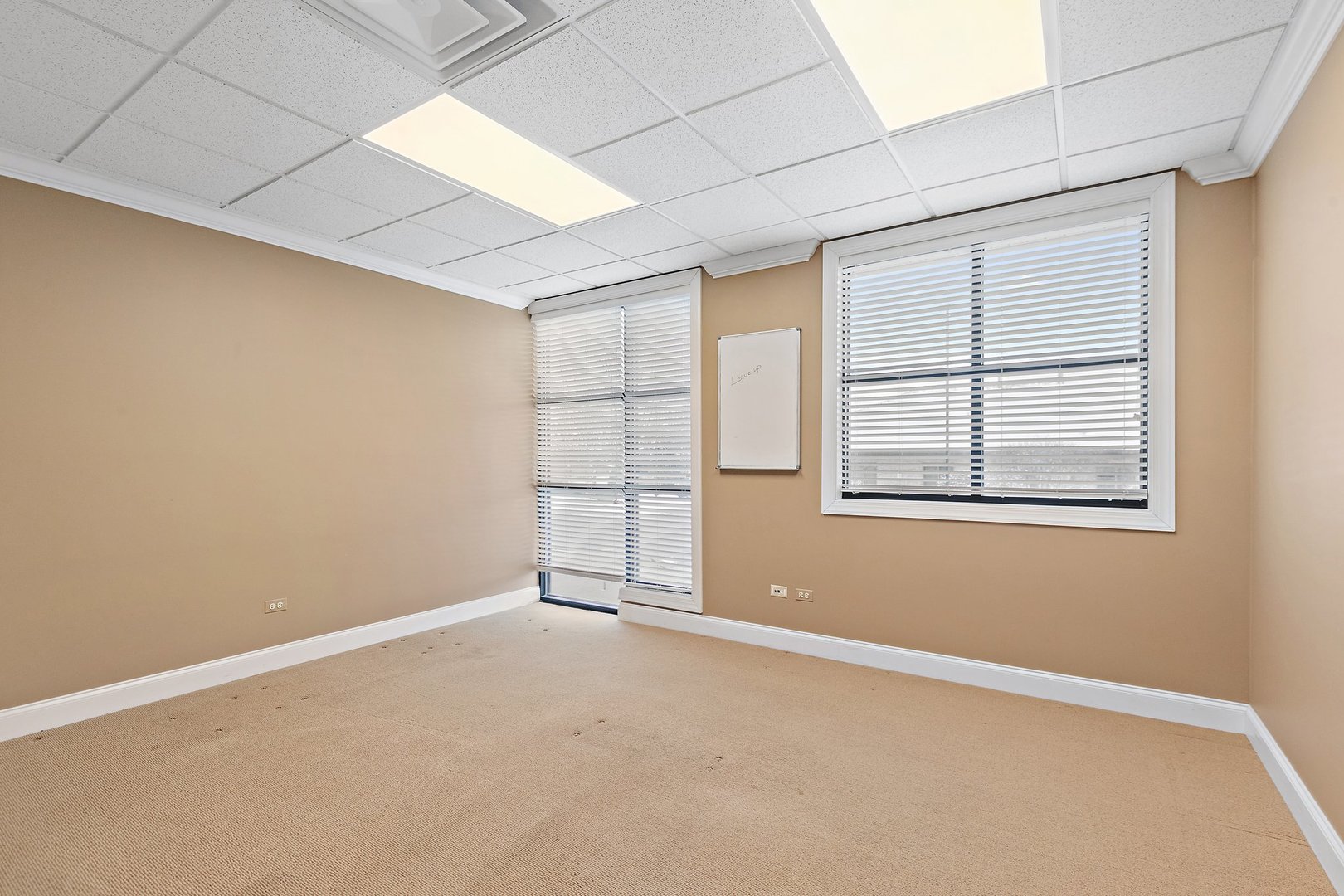 Crystal Lake, Illinois 60012, United States, ,Commercial,Active,24844