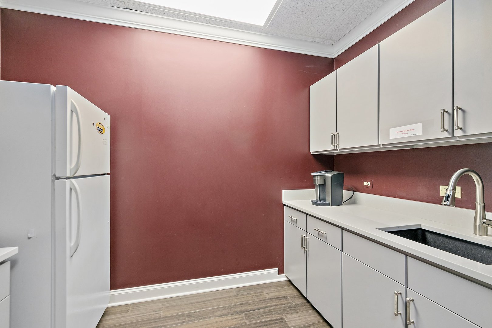 Crystal Lake, Illinois 60012, United States, ,Commercial,Active,24844