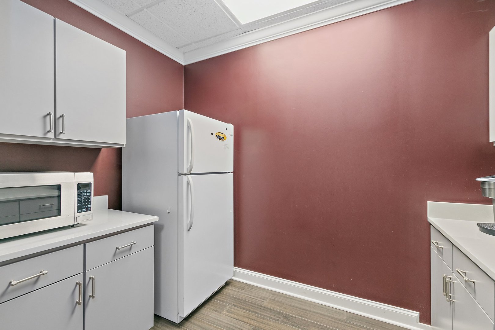 Crystal Lake, Illinois 60012, United States, ,Commercial,Active,24844