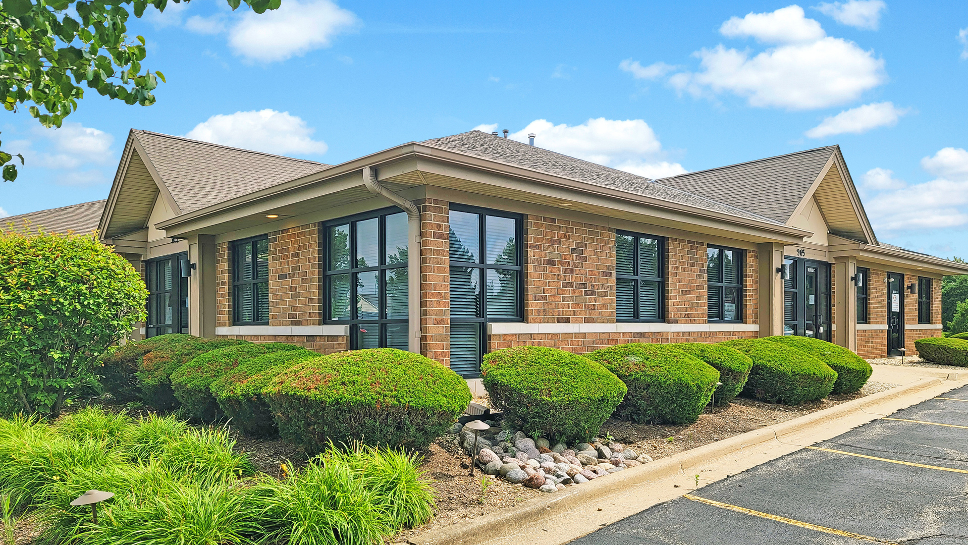 Crystal Lake, Illinois 60012, United States, ,Commercial,Active,24844