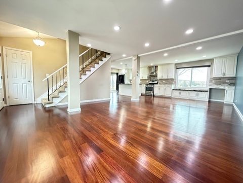 Tiny photo for 969 Dearborn Circle, Carol Stream, IL 60188 (MLS # 12523509)