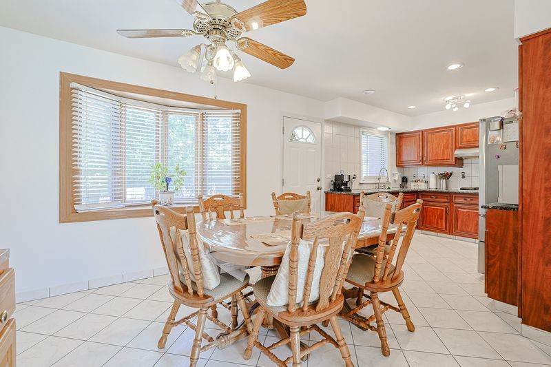 1703 W Robbie Lane