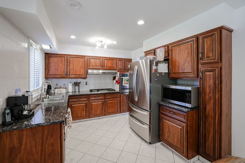 1703 W Robbie Lane
