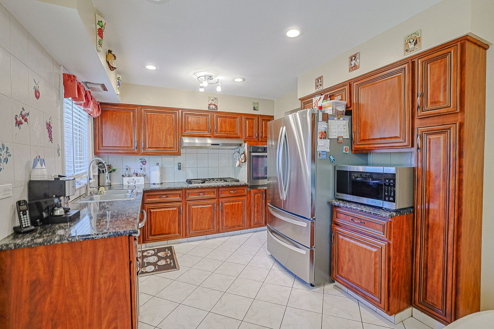 1703 W Robbie Lane