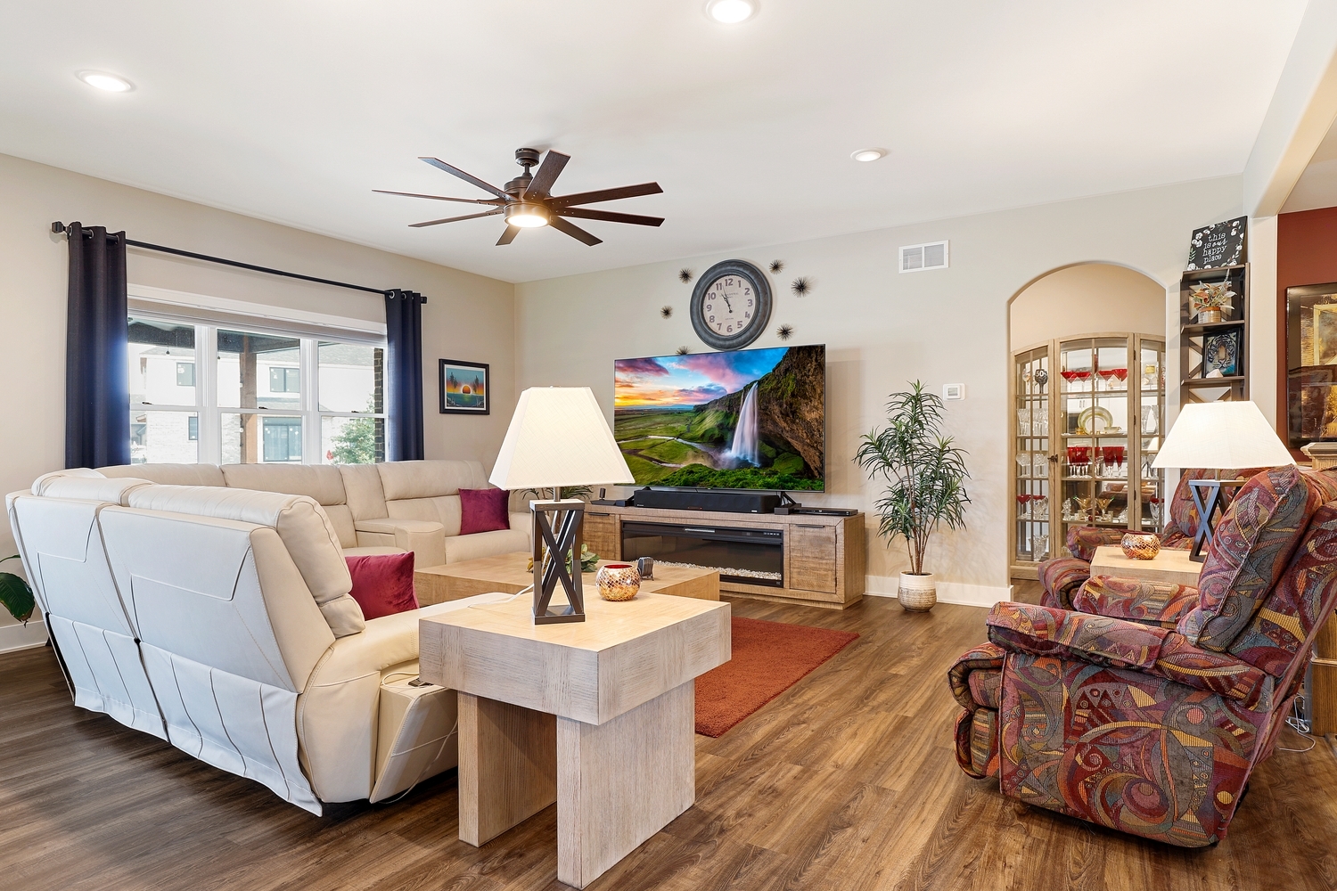 1915 Santo Drive