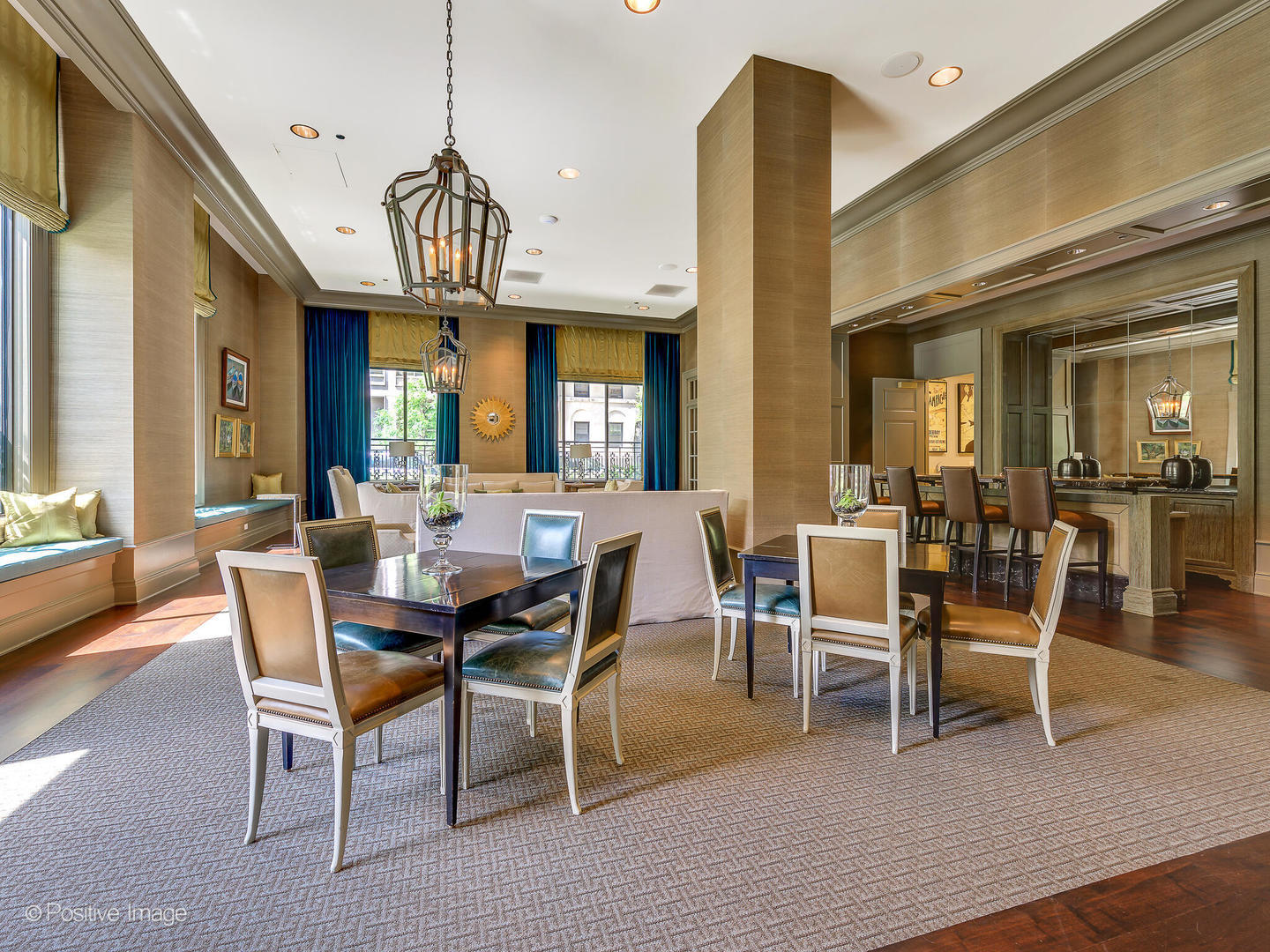 2550 N Lakeview Avenue 2205