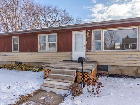 Tiny photo for 610 S Oak Street, Pontiac, IL 61764 (MLS # 12561426)