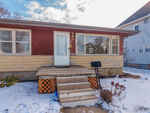Tiny photo for 610 S Oak Street, Pontiac, IL 61764 (MLS # 12561426)