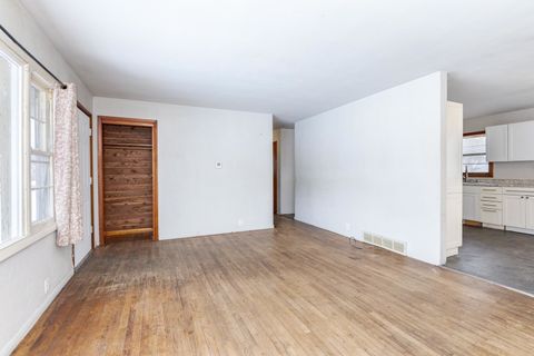 Tiny photo for 610 S Oak Street, Pontiac, IL 61764 (MLS # 12561426)