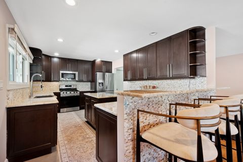 Tiny photo for 3134 Maple Leaf Drive, Glenview, IL 60026 (MLS # 12632765)
