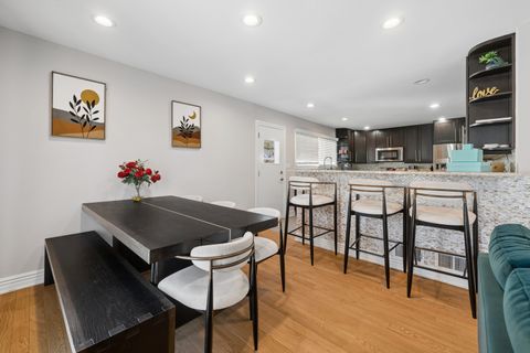 Tiny photo for 3134 Maple Leaf Drive, Glenview, IL 60026 (MLS # 12632765)