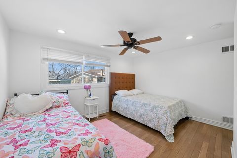Tiny photo for 3134 Maple Leaf Drive, Glenview, IL 60026 (MLS # 12632765)