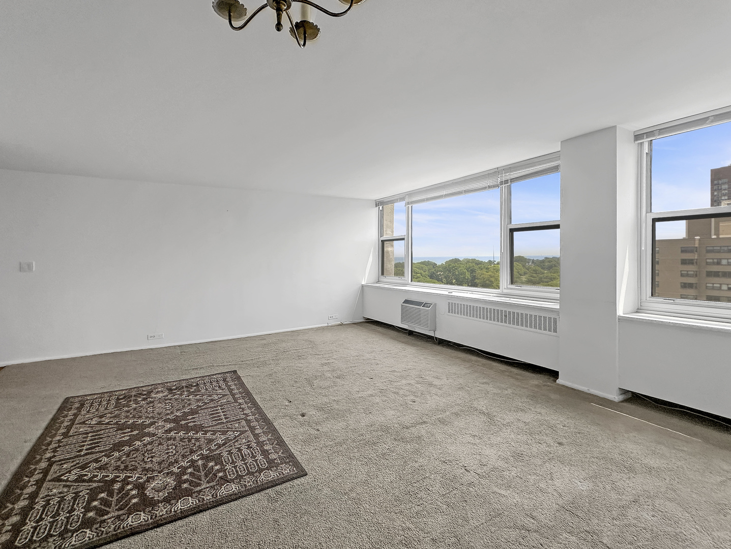 4250 N Marine Drive 1104