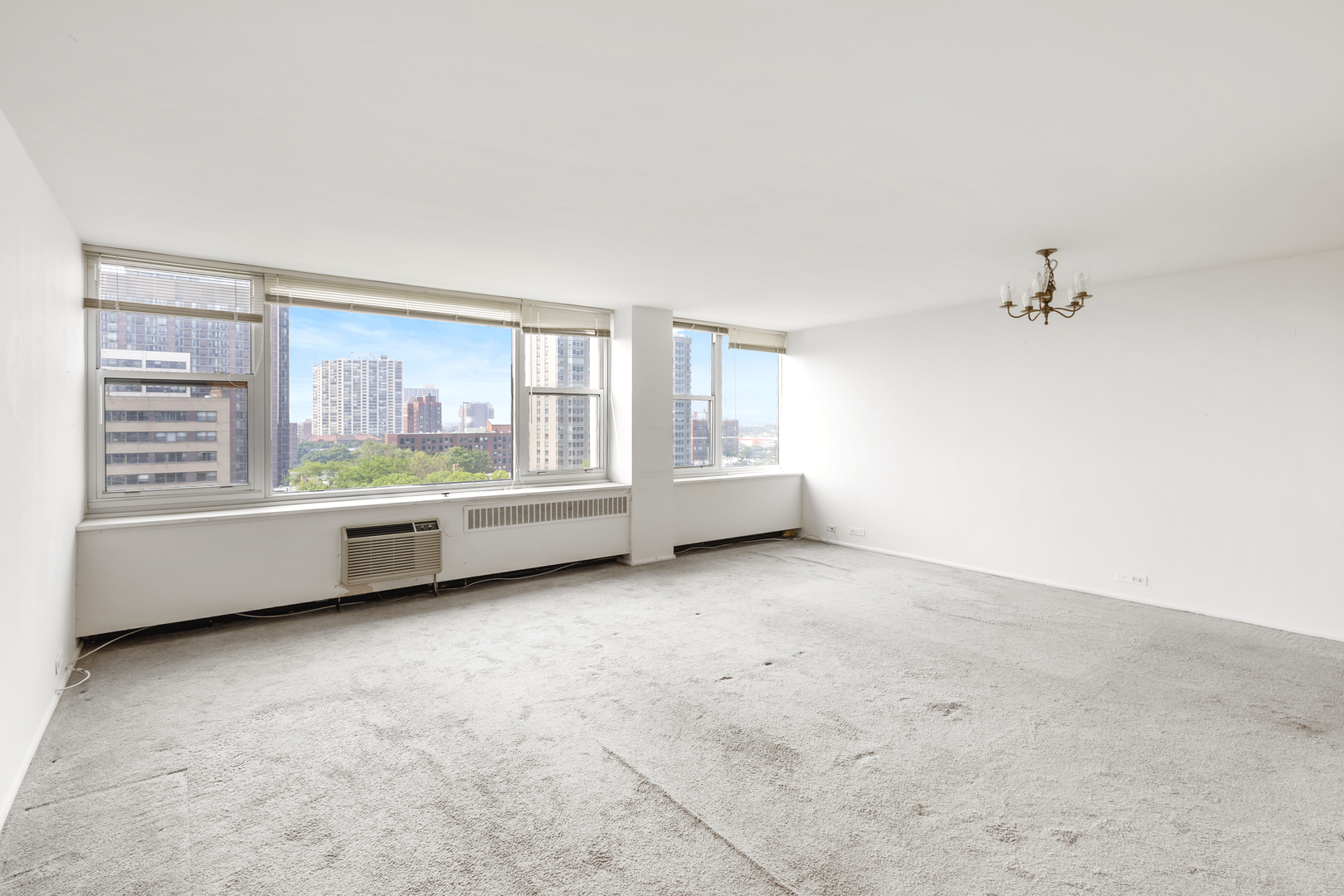 4250 N Marine Drive 1104