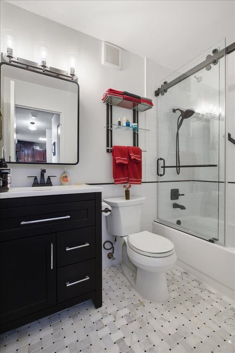 Tiny photo for 33 W Delaware Place #22H, Chicago, IL 60610 (MLS # 12712244)
