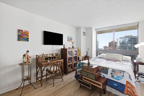 Tiny photo for 33 W Delaware Place #22H, Chicago, IL 60610 (MLS # 12712244)
