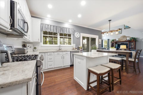 Tiny photo for 380 Thornwood Way, South Elgin, IL 60177 (MLS # 12748081)