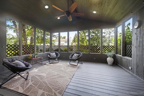 Tiny photo for 380 Thornwood Way, South Elgin, IL 60177 (MLS # 12748081)