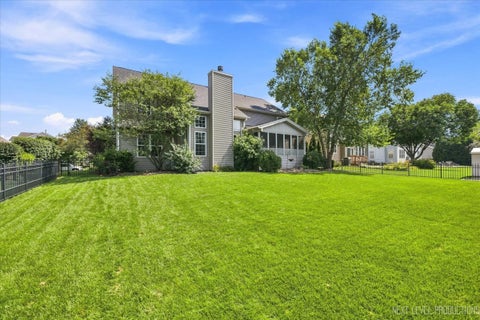Tiny photo for 380 Thornwood Way, South Elgin, IL 60177 (MLS # 12748081)