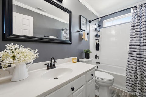 Tiny photo for 380 Thornwood Way, South Elgin, IL 60177 (MLS # 12748081)