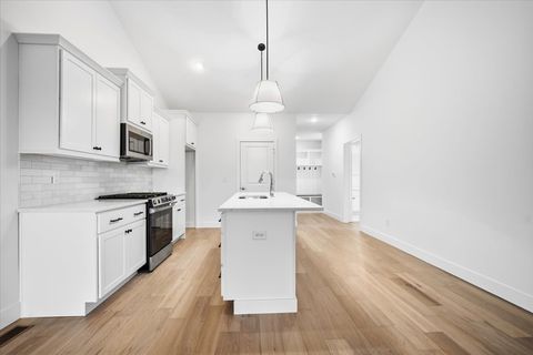 Tiny photo for 23 Stone Mill Court, Bloomington, IL 61705 (MLS # 12618905)