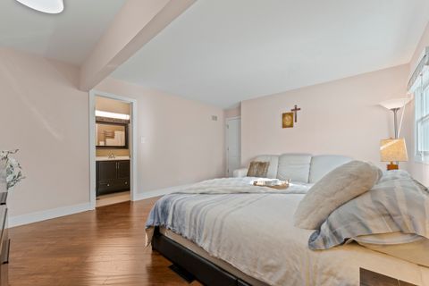 Tiny photo for 926 Wilshire Avenue, Elk Grove Village, IL 60007 (MLS # 12506108)