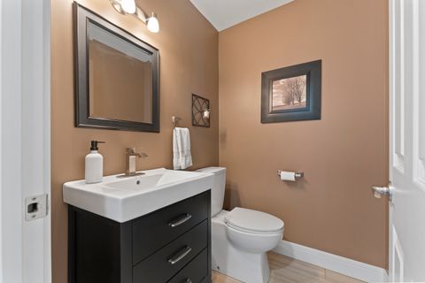 Tiny photo for 926 Wilshire Avenue, Elk Grove Village, IL 60007 (MLS # 12506108)