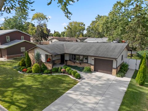 Tiny photo for 926 Wilshire Avenue, Elk Grove Village, IL 60007 (MLS # 12506108)