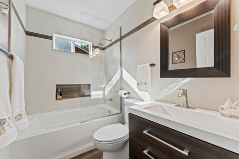 Tiny photo for 926 Wilshire Avenue, Elk Grove Village, IL 60007 (MLS # 12506108)